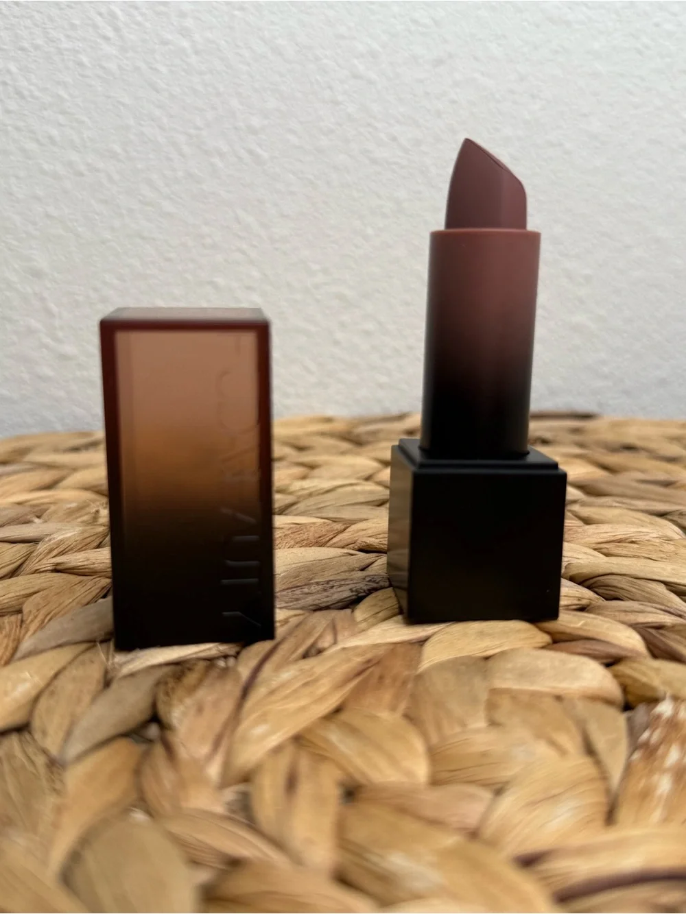 NWT Huda Beauty Lippie Bossy Browns Matte Brown Lipstick Boss Chick Makeup Nude